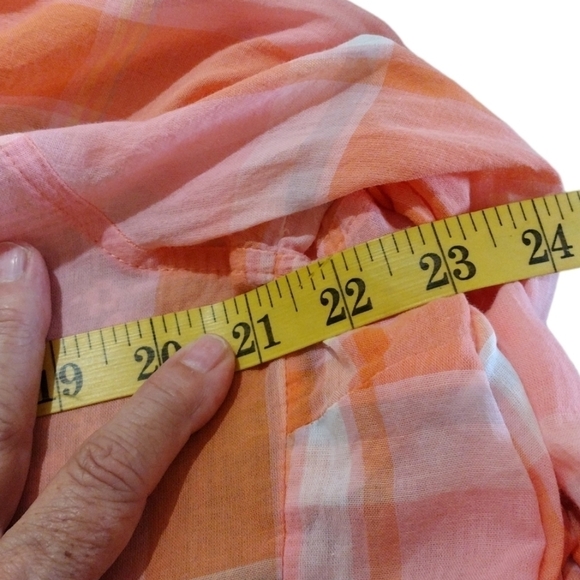 Old Navy Classic Button Up Shirt - Picture 4 of 4